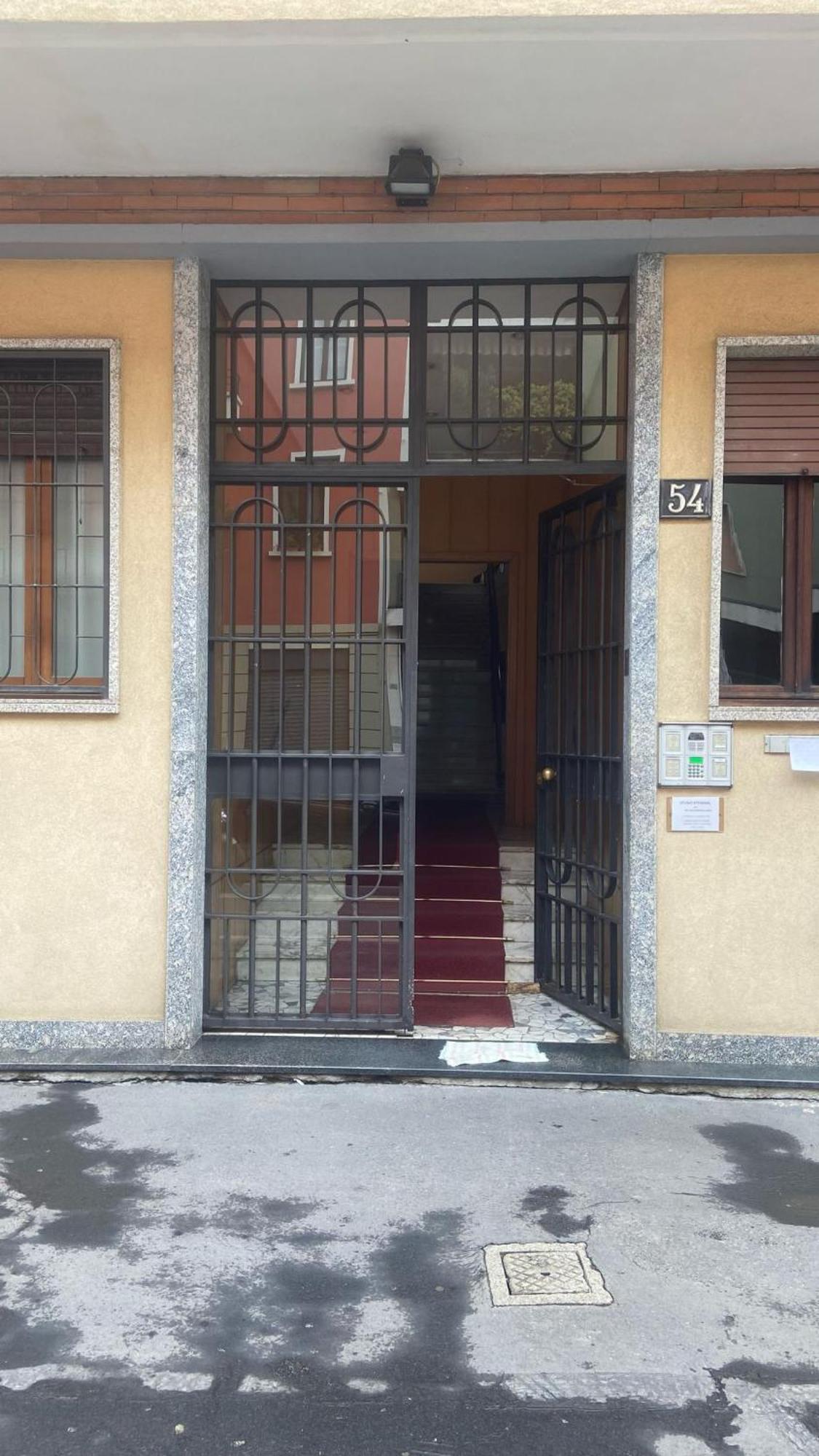 Xenia Apartments - Fashion Week Studio Near Navigli Milan Bagian luar foto