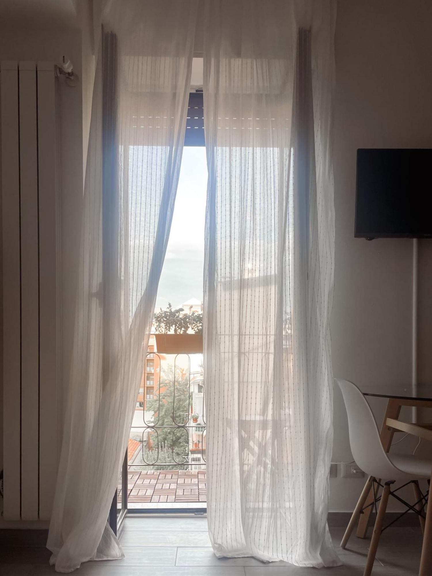 Xenia Apartments - Fashion Week Studio Near Navigli Milan Bagian luar foto